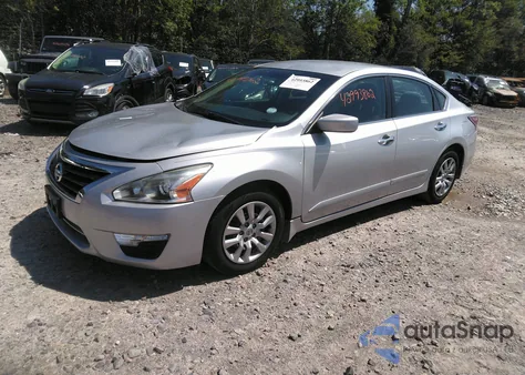 2015 Nissan Altima 2.5 S z USA, uszkodzony, nr VIN 1N4AL3AP4FC145189